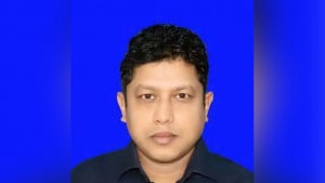 নওগাঁয় ট্রাক-অটোরিকশার সংঘর্ষে সওজ প্রকৌশলী নিহত
