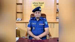 আওয়ামী লীগ নেতার দাওয়াতে অংশ নেওয়ার অভিযোগে সেনবাগের ওসি প্রত্যাহার