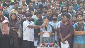 চুয়েটে উপাচার্য পুনর্বহালের আন্দোলন, দাবি আদায় না হওয়া পর্যন্ত চলবে