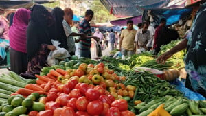 শাক সবজি মাছ মাংসসহ নিত্যপণ্যের দাম বাড়ছেই