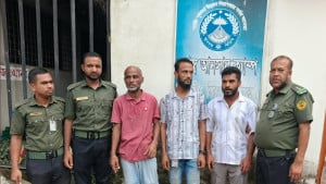 মিরপুর বিআরটিএতে মোবাইল কোর্ট, তিন দালালের কারাদণ্ড