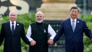 নয়াদিল্লি ঘোষণায় ধরি মাছ না ছুঁই পানি