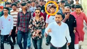 কুমিল্লায় ছাত্রদলের মিছিলে কিশোর ‘গ্যাং লিডার রতন’, ছবি ভাইরাল