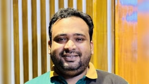 ক্রেতা সেজে চট্টগ্রামে ছাত্রদল নেতার বাসা থেকে মদ উদ্ধার