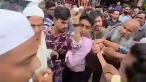 কুড়িলে ‘জয় বাংলা’ স্লোগানের মিছিল, একজনকে ধরা নিয়ে বাগ্‌বিতণ্ডা