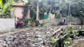 খাল খনন করে ময়লার স্তূপ সড়কের পাশে