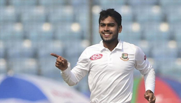 শ্রীলংকায় মিরাজের ৭ উইকেট