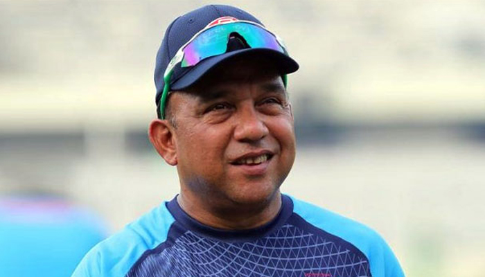 পাকিস্তান সফরের পক্ষে সুজন
