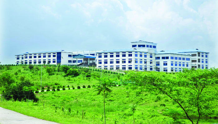 প্রকৃতির কোলে অপূর্ব এক বিদ্যানিকেতন