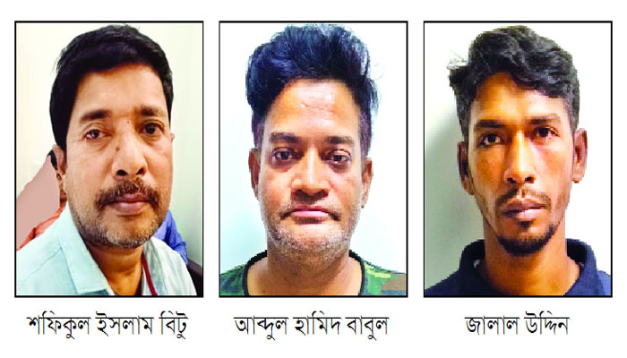 থানার পাশেই বৈধ লাইসেন্সে অবৈধ অস্ত্রের কারবার