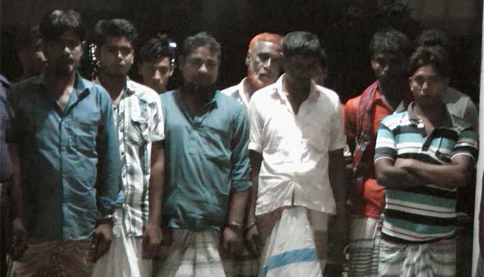 জুয়া খেলার সময় আ’লীগ নেতাসহ আটক ১২