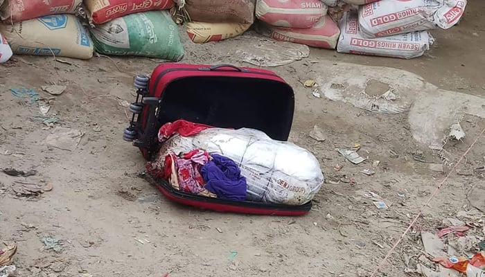 পুলিশের ঘিরে রাখা ব্যাগে মিললো খণ্ডিত মরদেহ