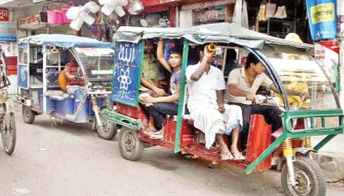 ব্যাটারিচালিত যানের লাইসেন্স দেওয়ার দাবিতে সমাবেশ