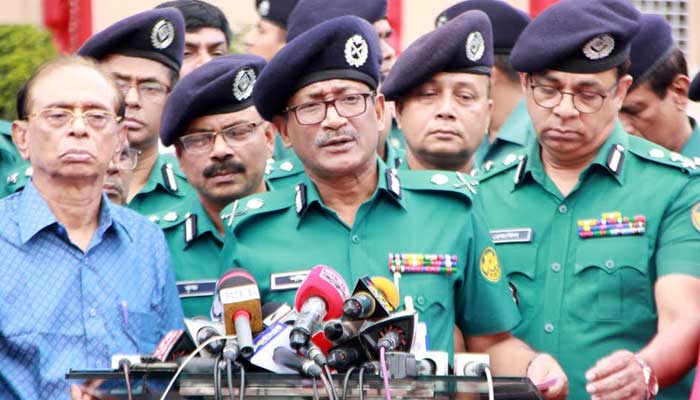 দুর্গাপূজায় সহিংসতার আশঙ্কা নেই: ডিএমপি কমিশনার