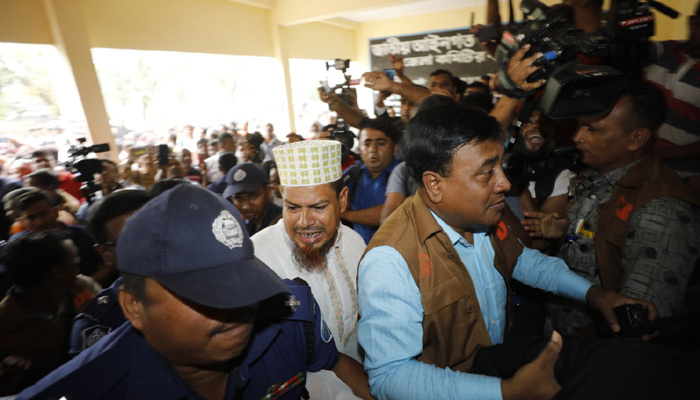 নুসরাত হত্যায় অধ্যক্ষ সিরাজসহ ১৬ জনের মৃত্যুদণ্ড