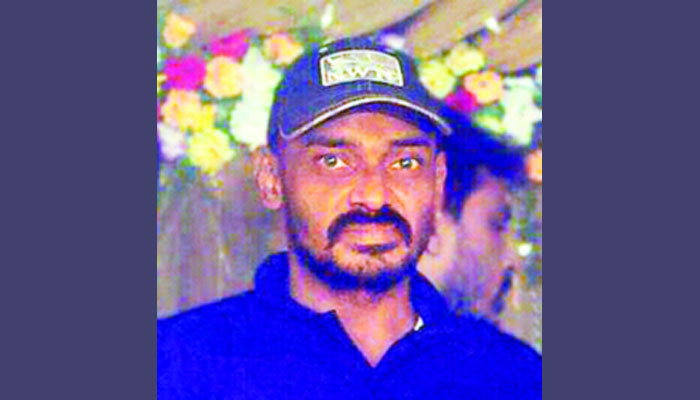 ফুটপাতের 'রাজা' ছিল যুবলীগ নেতা খুরশীদ