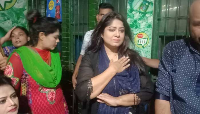 শিল্পী সমিতি কী শিল্পীদের অসম্মান করার জায়গা- প্রশ্ন মৌসুমীর