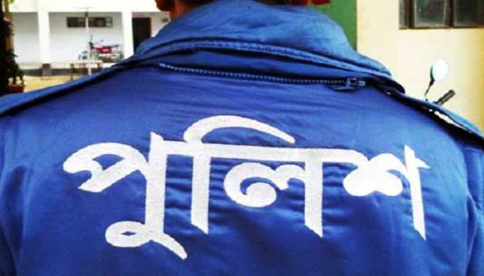 ওসি, এসআই ও সাবেক প্রেমিকাসহ চারজনের বিরুদ্ধে যুবকের মামলা