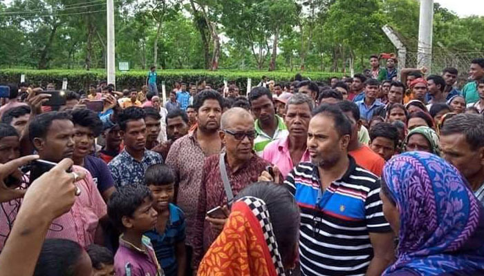 বাগান ব্যবস্থাপককে অপসারণের দাবিতে চা শ্রমিকদের কর্মবিরতি
