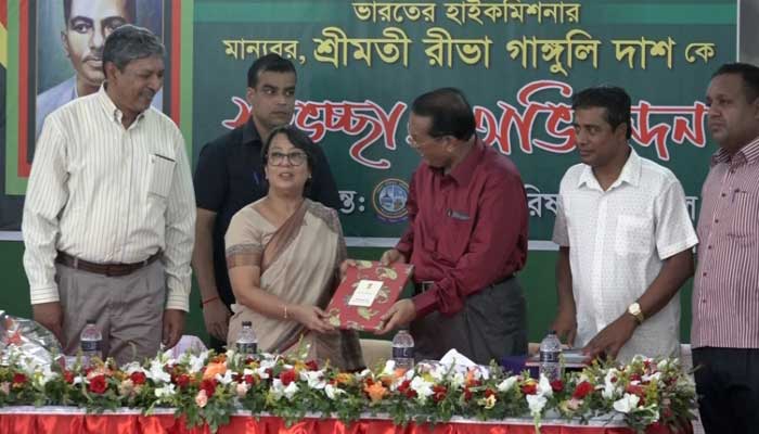 জীবনানন্দ দাশ পাঠাগার পরিদর্শন রীভা গাঙ্গুলীর