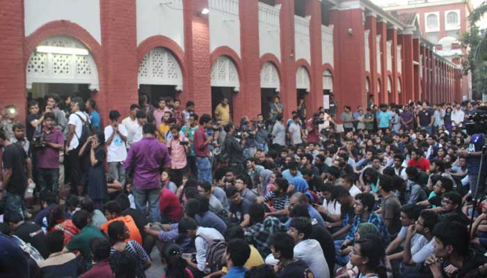 উত্তাল বুয়েট, বুধবার সকালে আবার অবস্থান