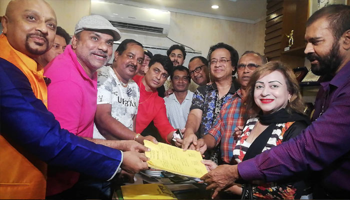 ব্যান্ড বাজিয়ে মনোনয়ন জমা দিলেন মিশা-জায়েদ