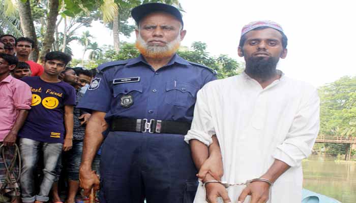 পিরোজপুরে ৩ মন্দিরে প্রতিমা ভাংচুর, আটক ১