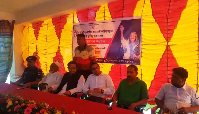 ‘প্রধানমন্ত্রী খালেদা জিয়া’ বলেই তোপের মুখে পালিয়ে গেলেন অধ্যক্ষ