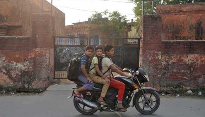 কাশ্মীরে খুলছে সব স্কুল