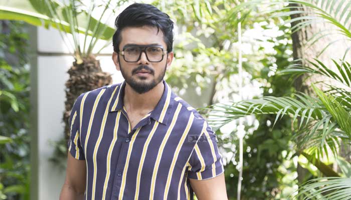 সুপার নয় স্যুপেরহিরো শুভ