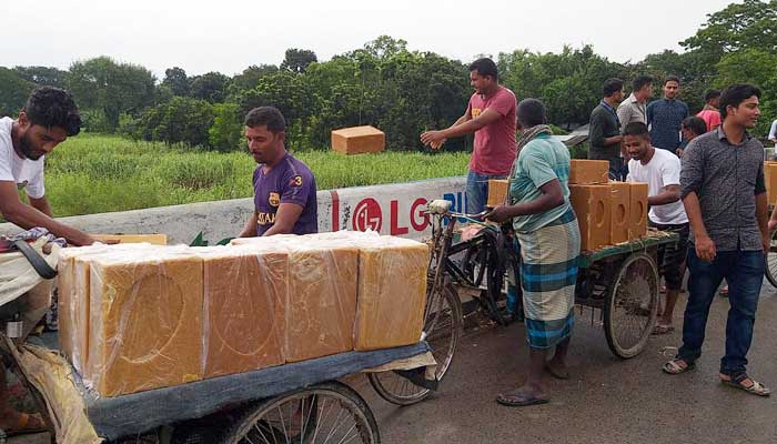 নদীতে ফেলা হলো ৭৫০ মণ ভেজাল গুড়