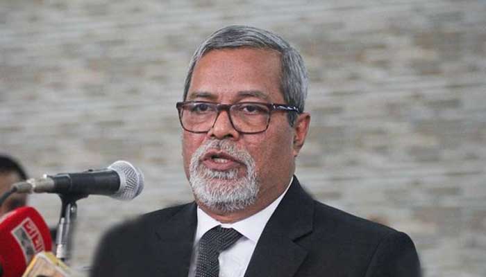কর্তৃত্বের লড়াইয়ে সিইসির বিরুদ্ধে চার কমিশনার