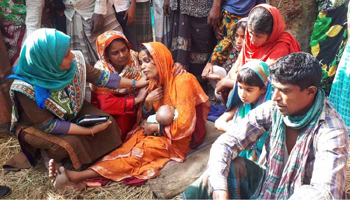 ঈশ্বরগঞ্জে নিহত জুনাঈদের পরিবারের পাশে উপজেলা প্রশাসন
