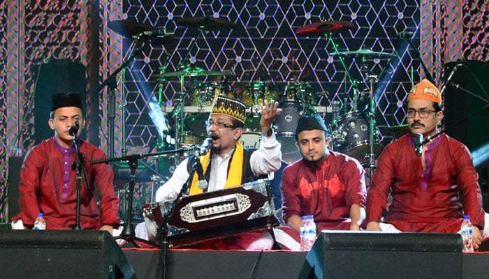 ফোক ফেস্টের সমাপনী আয়োজন শুরু কাওয়ালি গানে