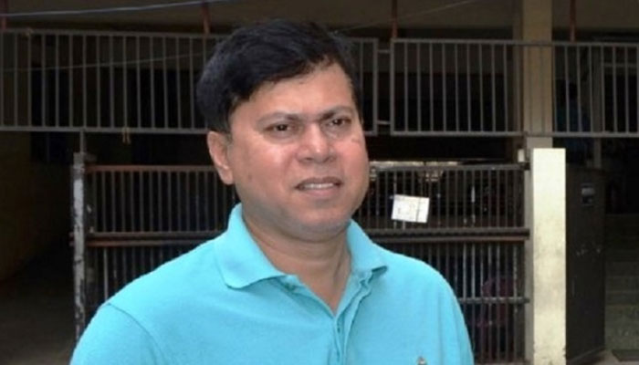 'মানসম্পন্ন পেস বোলার কোথায় যে তিনজন খেলাব'
