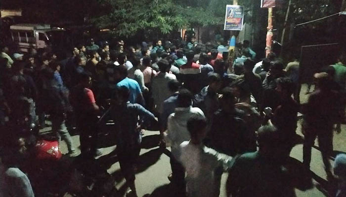রাবি শিক্ষার্থীকে পুলিশের মারধর, সরি বললেন সহকারী কমিশনার