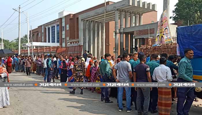 খুলনায় ৪৫ টাকায় পেঁয়াজ বিক্রি করছে টিসিবি