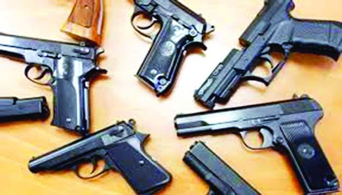 ভুয়া লাইসেন্সে আগ্নেয়াস্ত্র রাখার দিন শেষ