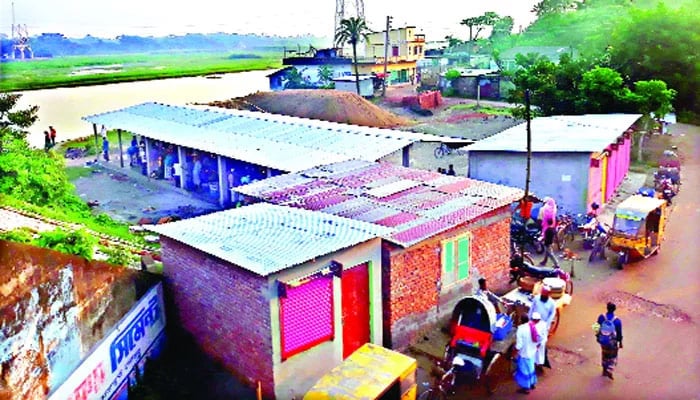 বরিশালে গণপূর্তের জমিতে আ'লীগ নেতাদের মার্কেট