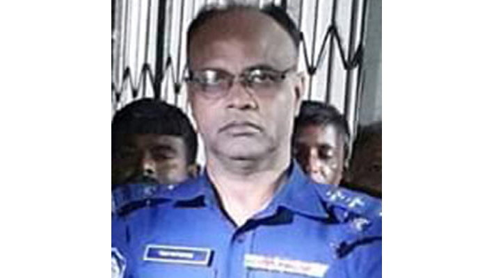 অভিযানে গিয়ে ট্রেনের ধাক্কায় পুলিশ কর্মকর্তা নিহত