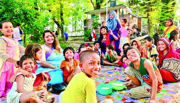 পথের পুতুলদের জন্য 'পুতুল স্কুল'