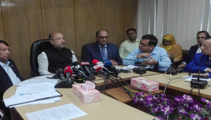 ঘূর্ণিঝড়ে সাড়ে ৫ হাজার ঘরবাড়ি ক্ষতিগ্রস্ত: প্রতিমন্ত্রী
