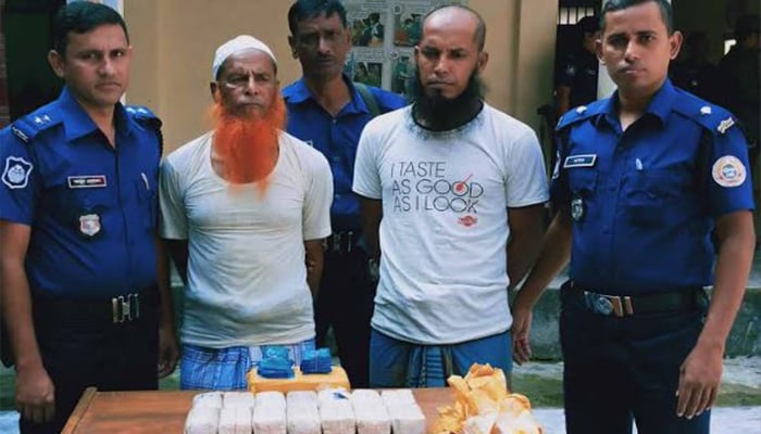 ইয়াবাসহ বাবা-ছেলে গ্রেফতার