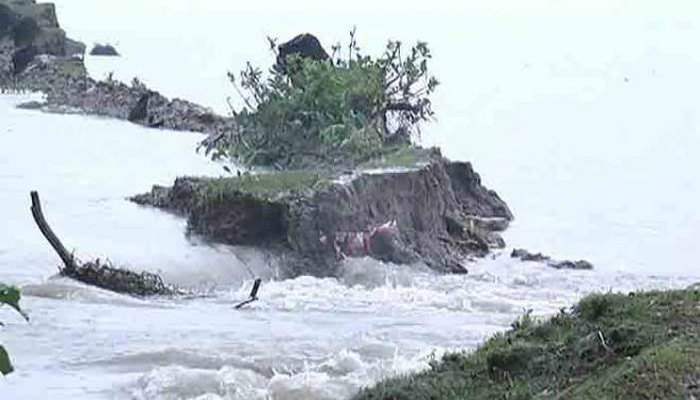 ৩৭ কিলোমিটার বাঁধ ঝুঁকিপূর্ণ বরগুনায়