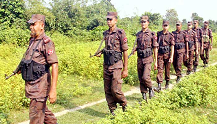 ঝিনাইদহ সীমান্তে অনুপ্রবেশকালে আটক ২১৪