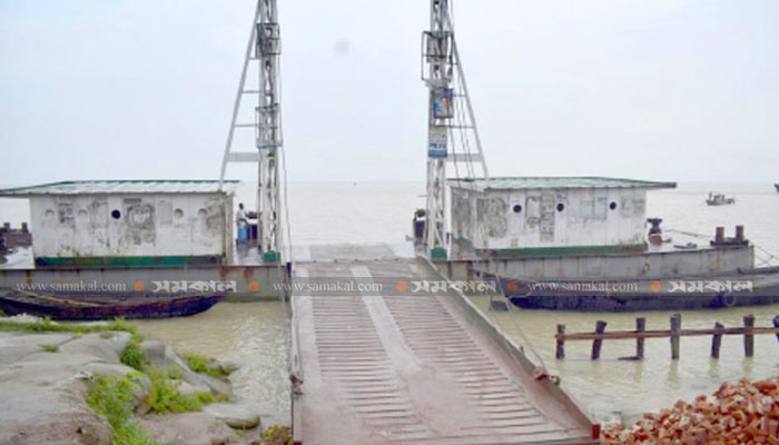 চাঁদপুর-শরীয়তপুর রুটে ফেরি চলাচল বন্ধ