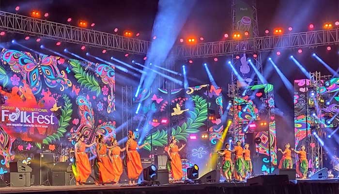'ভাবনা'র নাচের তালে পর্দা উঠলো ফোক ফেস্টের