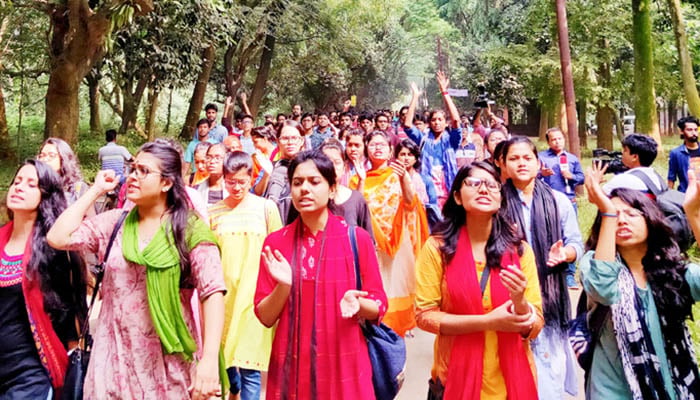 জাবির আন্দোলনকারীদের বাড়িতে পুলিশি হয়রানির অভিযোগ
