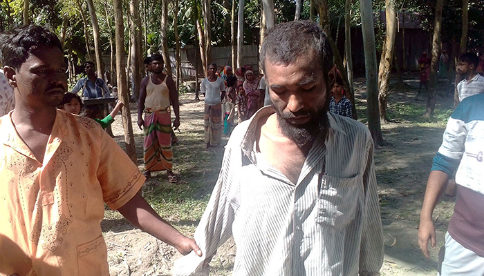 শ্রেণিকক্ষ থেকে টেনে বের করে মাথা থেঁতলে মাদ্রাসাছাত্রকে হত্যা