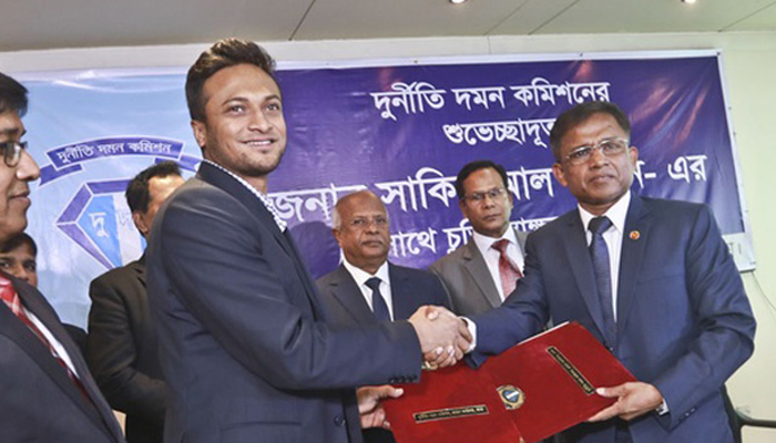 সাকিবের সঙ্গে চুক্তি বাতিলের কোনো কারণ নেই: দুদক কমিশনার